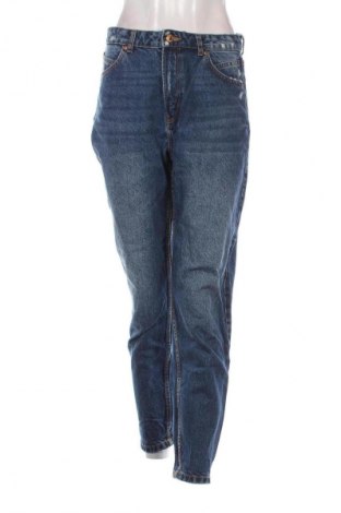 Blugi de femei Bershka, Mărime M, Culoare Albastru, Preț 76,32 Lei