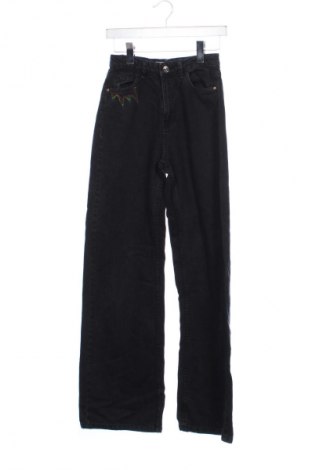 Dámske džínsy  Bershka, Veľkosť XS, Farba Sivá, Cena  14,91 €