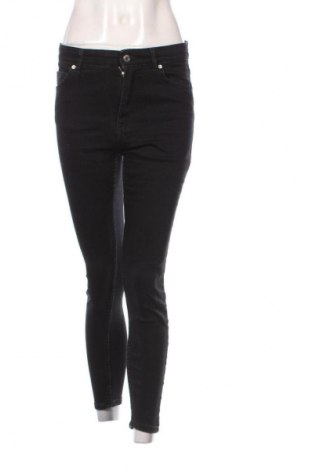 Damen Jeans Bershka, Größe S, Farbe Schwarz, Preis 15,00 €