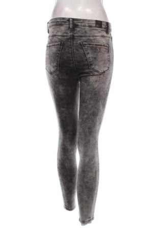 Dámské džíny  Guess, Velikost S, Barva Šedá, Cena  599,00 Kč