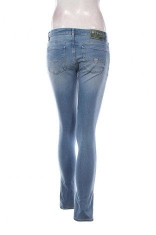 Γυναικείο Τζίν Guess, Μέγεθος M, Χρώμα Μπλέ, Τιμή 23,99 €