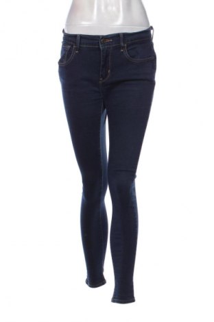 Дамски дънки Levi's, Размер L, Цвят Син, Цена 74,86 лв.