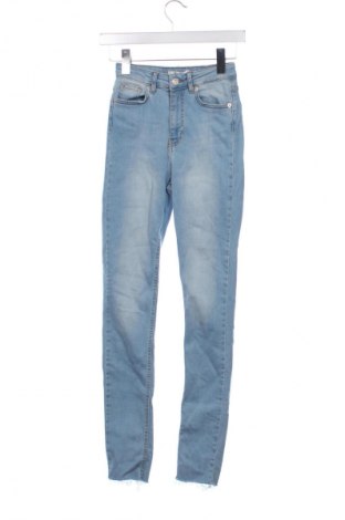 Blugi de femei NA-KD, Mărime XS, Culoare Albastru, Preț 108,04 Lei