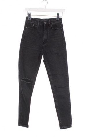 Дамски дънки Stradivarius, Размер XS, Цвят Черен, Цена 29,99 лв.