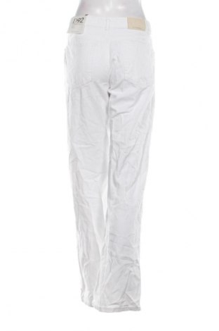 Damskie jeansy Stradivarius, Rozmiar S, Kolor Biały, Cena 150,99 zł