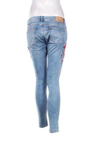 Blugi de femei Zara, Mărime M, Culoare Albastru, Preț 120,87 Lei