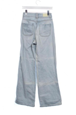 Damskie jeansy Zara, Rozmiar XS, Kolor Niebieski, Cena 62,07 zł