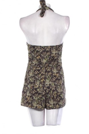Kurzer Damenoverall Pull&Bear, Größe M, Farbe Mehrfarbig, Preis € 10,46