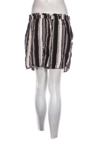 Pantaloni scurți de femei Amisu, Mărime L, Culoare Multicolor, Preț 61,74 Lei
