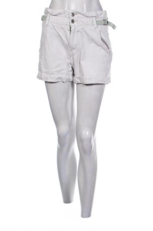 Damen Shorts Bershka, Größe S, Farbe Ecru, Preis € 9,72