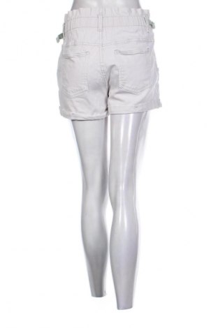 Damen Shorts Bershka, Größe S, Farbe Ecru, Preis € 9,72