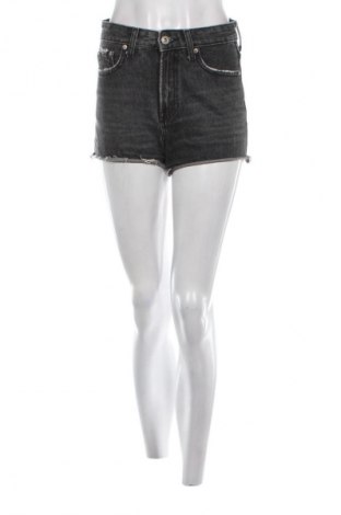 Damskie szorty Bershka, Rozmiar XS, Kolor Czarny, Cena 60,99 zł