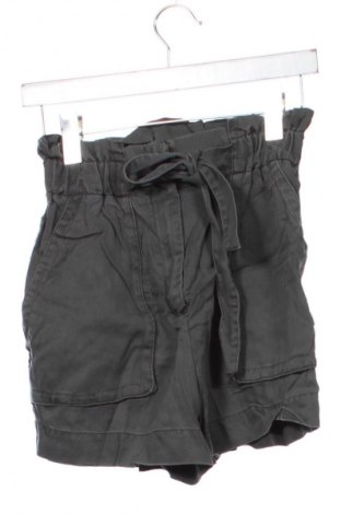 Dámské kraťasy  H&M, Velikost XS, Barva Zelená, Cena  199,00 Kč