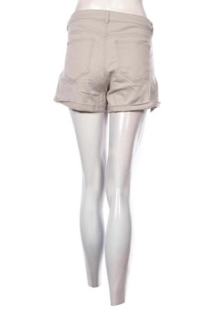 Pantaloni scurți de femei H&M, Mărime XL, Culoare Bej, Preț 50,00 Lei