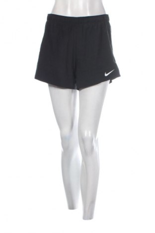 Dámské kraťasy  Nike, Velikost M, Barva Černá, Cena  549,00 Kč