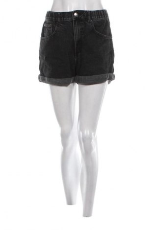 Damen Shorts Pull&Bear, Größe M, Farbe Schwarz, Preis € 13,99