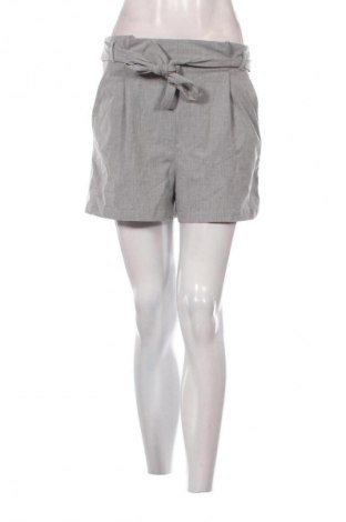 Dámské kraťasy  Pull&Bear, Velikost M, Barva Šedá, Cena  253,00 Kč