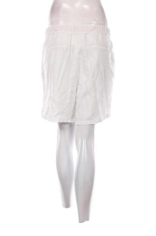 Damen Shorts S.Oliver, Größe XL, Farbe Weiß, Preis 17,00 €
