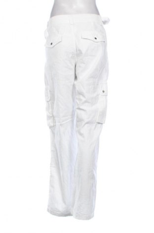 Damenhose Bershka, Größe M, Farbe Weiß, Preis 14,83 €