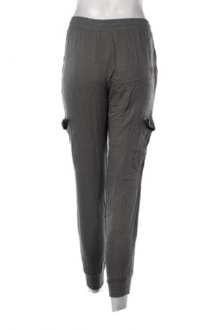Damenhose Lascana, Größe M, Farbe Grün, Preis € 54,00