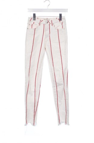 Dámské kalhoty  Pull&Bear, Velikost XS, Barva Vícebarevné, Cena  367,00 Kč