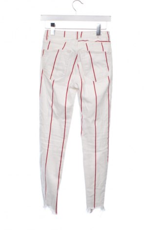 Dámské kalhoty  Pull&Bear, Velikost XS, Barva Vícebarevné, Cena  367,00 Kč