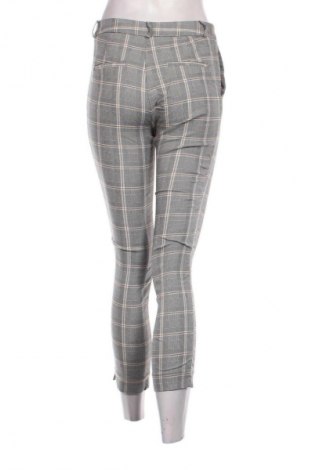 Damenhose Stradivarius, Größe M, Farbe Mehrfarbig, Preis 14,77 €