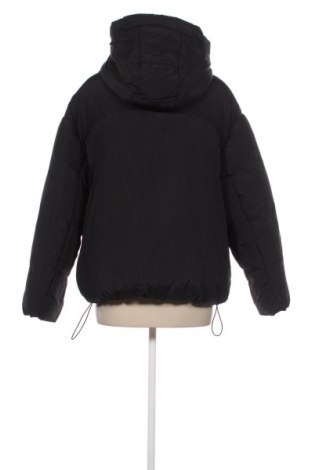 Dámska bunda  Bershka, Veľkosť XS, Farba Čierna, Cena  47,57 €