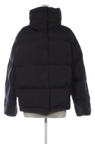 Geacă de femei Calvin Klein Jeans, Mărime S, Culoare Negru, Preț 1.614,99 Lei