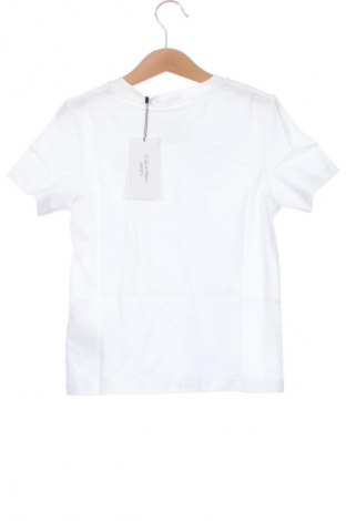 Детска тениска Calvin Klein, Размер 5-6y/ 116-122 см, Цвят Бял, Цена 24,99 лв.