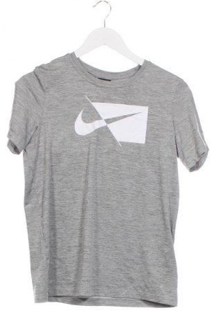 Dětské tričko  Nike, Velikost 12-13y/ 158-164 cm, Barva Šedá, Cena  409,00 Kč