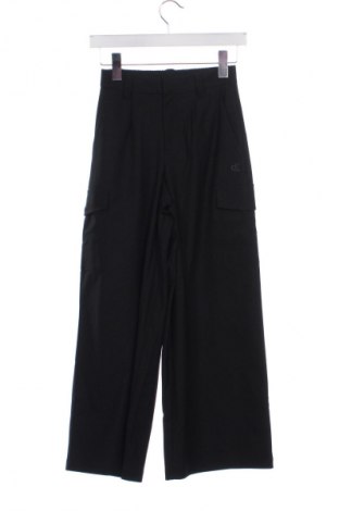 Dětské kalhoty  Calvin Klein Jeans, Velikost 10-11y/ 146-152 cm, Barva Černá, Cena  2 179,00 Kč