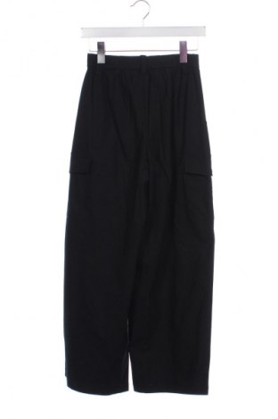 Detské nohavice  Calvin Klein Jeans, Veľkosť 12-13y/ 158-164 cm, Farba Čierna, Cena  77,95 €