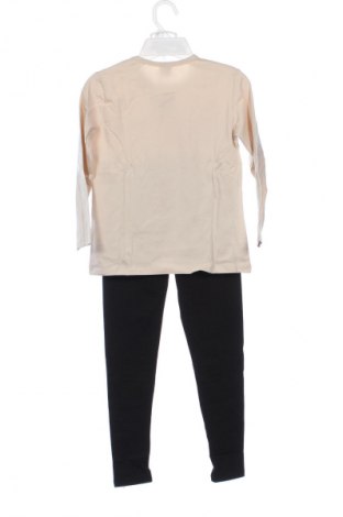 Παιδικό αθλητικό σύνολο Unbranded, Μέγεθος 9-10y/ 140-146 εκ., Χρώμα Πολύχρωμο, Τιμή 15,86 €