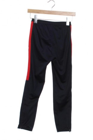 Παιδική κάτω φόρμα Nike, Μέγεθος 8-9y/ 134-140 εκ., Χρώμα Μαύρο, Τιμή 17,30 €