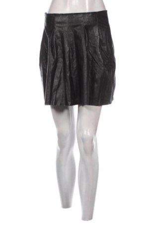 Kožená sukně  Stradivarius, Velikost M, Barva Černá, Cena  322,00 Kč