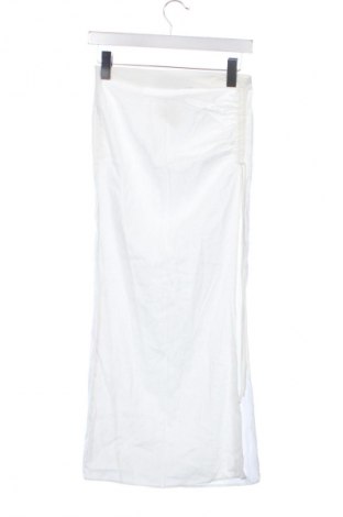 Rock Bershka, Größe XS, Farbe Weiß, Preis € 11,76