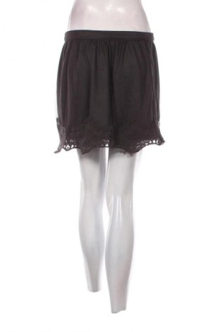 Rock Pull&Bear, Größe L, Farbe Grau, Preis € 10,00