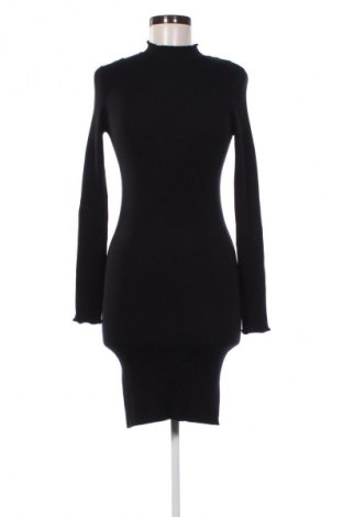 Kleid Bershka, Größe M, Farbe Schwarz, Preis 14,77 €
