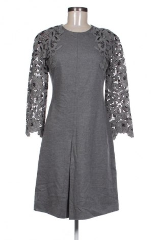 Рокля Blumarine, Размер M, Цвят Сив, Цена 181,82 лв.