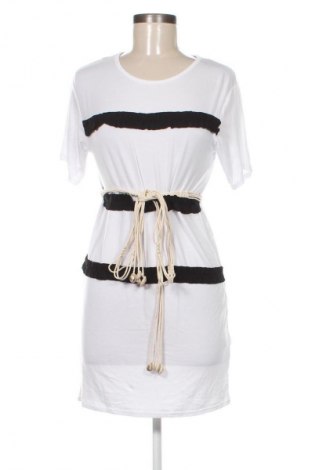Rochie Boohoo, Mărime M, Culoare Alb, Preț 77,17 Lei