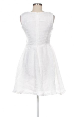 Kleid Collection, Größe M, Farbe Weiß, Preis € 15,00