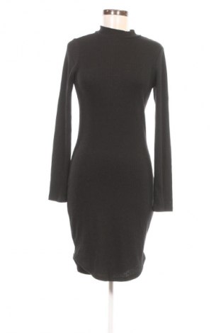 Šaty  Gina Tricot, Velikost M, Barva Černá, Cena  430,00 Kč