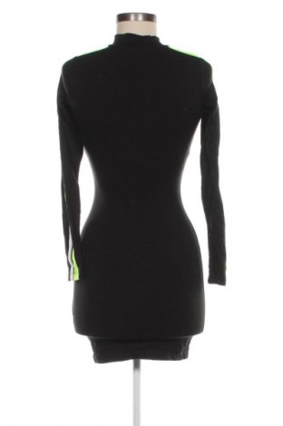 Šaty  H&M Divided, Velikost XS, Barva Černá, Cena  209,00 Kč