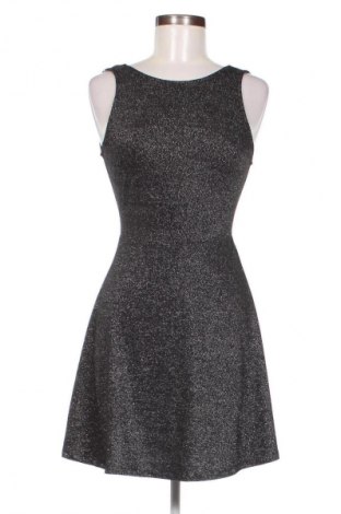 Šaty  H&M Divided, Velikost M, Barva Černá, Cena  367,00 Kč