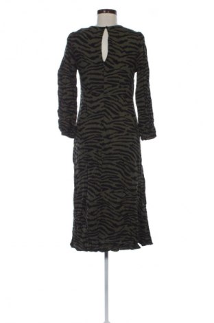 Kleid Papaya, Größe M, Farbe Mehrfarbig, Preis 20,99 €
