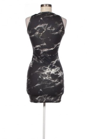 Kleid Pretty Little Thing, Größe S, Farbe Mehrfarbig, Preis € 12,99