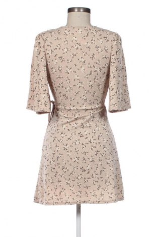 Kleid Pretty Little Thing, Größe S, Farbe Mehrfarbig, Preis € 14,99