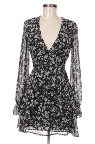 Kleid Pretty Little Thing, Größe S, Farbe Mehrfarbig, Preis € 8,99