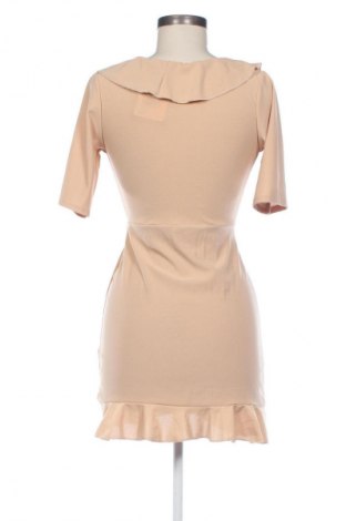 Kleid Pretty Little Thing, Größe S, Farbe Beige, Preis 14,83 €